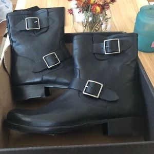 Frye Vicky engineer boots new never worn